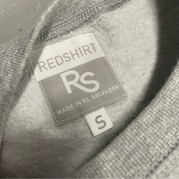 UConn Huskies Gray Pullover Crewneck Sweatshirt Size Small - Picture 4 of 4